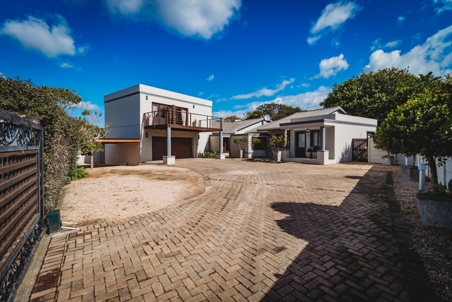 4 Bedroom Property for Sale in Heatherlands Western Cape
